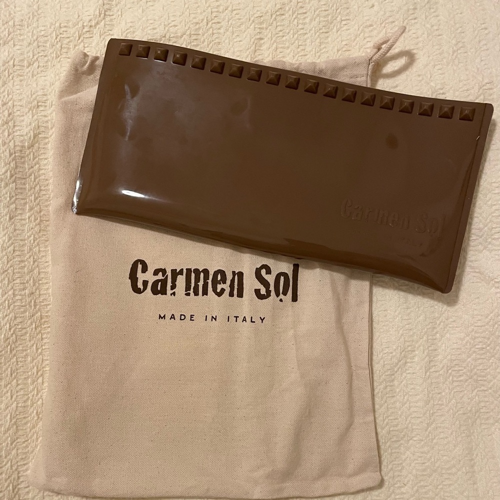 Carmen Sol clutch